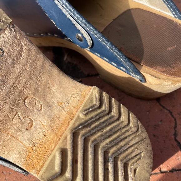 Swedish clogs navy blue buckle back strap wooden clogs size 8.5 - Picture 6 of 12
